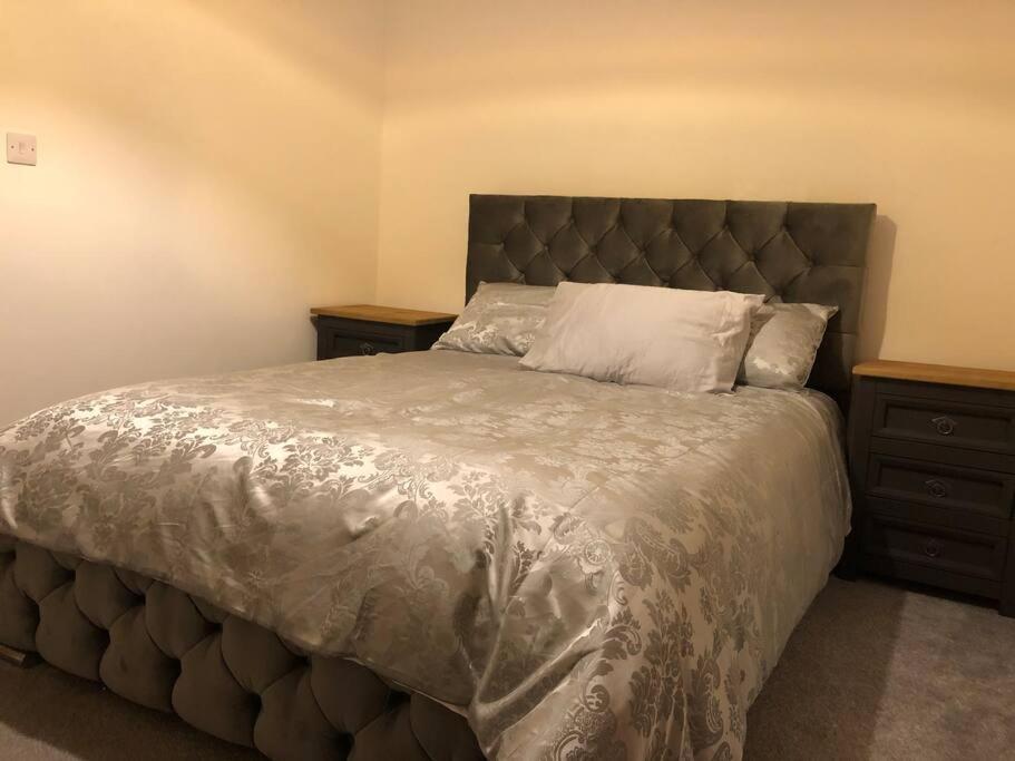 The Villas, Newly Refurbished Modern Home - Free Parking, Prime, Netflix Бакінгем Екстер'єр фото