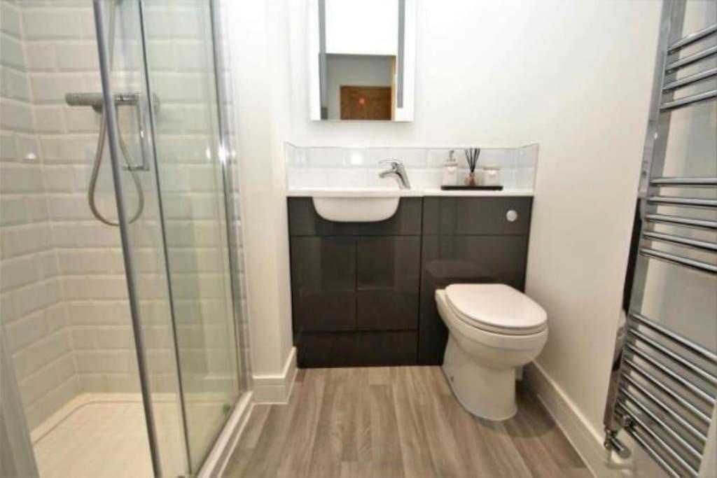 The Villas, Newly Refurbished Modern Home - Free Parking, Prime, Netflix Бакінгем Екстер'єр фото